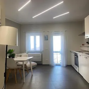 Confortevole, Pieno Centro Appartamento Varazze